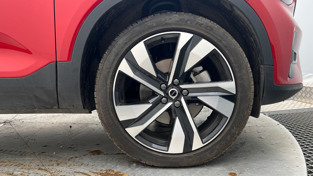 Volvo XC40 Plus Silver #25
