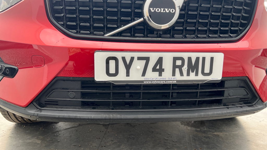 Volvo XC40 Plus Silver #41