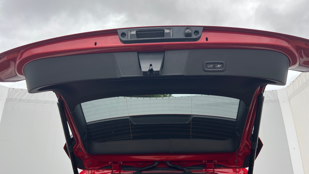 Volvo XC40 Plus Silver #40