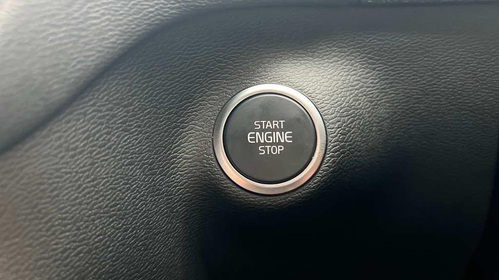 Volvo XC40 Plus Silver #27