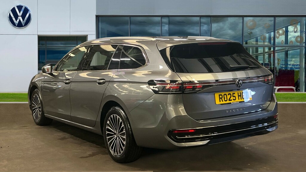 Volkswagen Passat Passat 1.5 Tsi Ehybrid 272 Elegance Dsg Grey #3