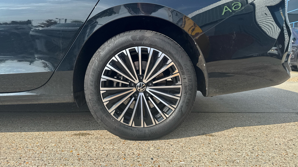 Volkswagen Passat 1.5 Etsi Elegance Dsg White #19