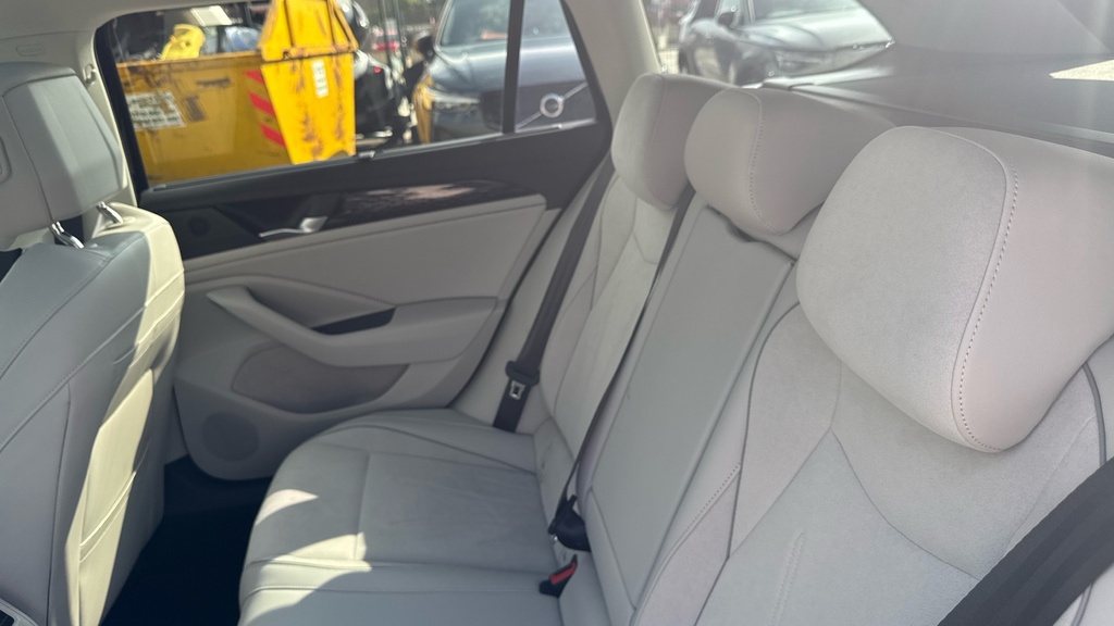 Volkswagen Passat 1.5 Etsi Elegance Dsg White #15