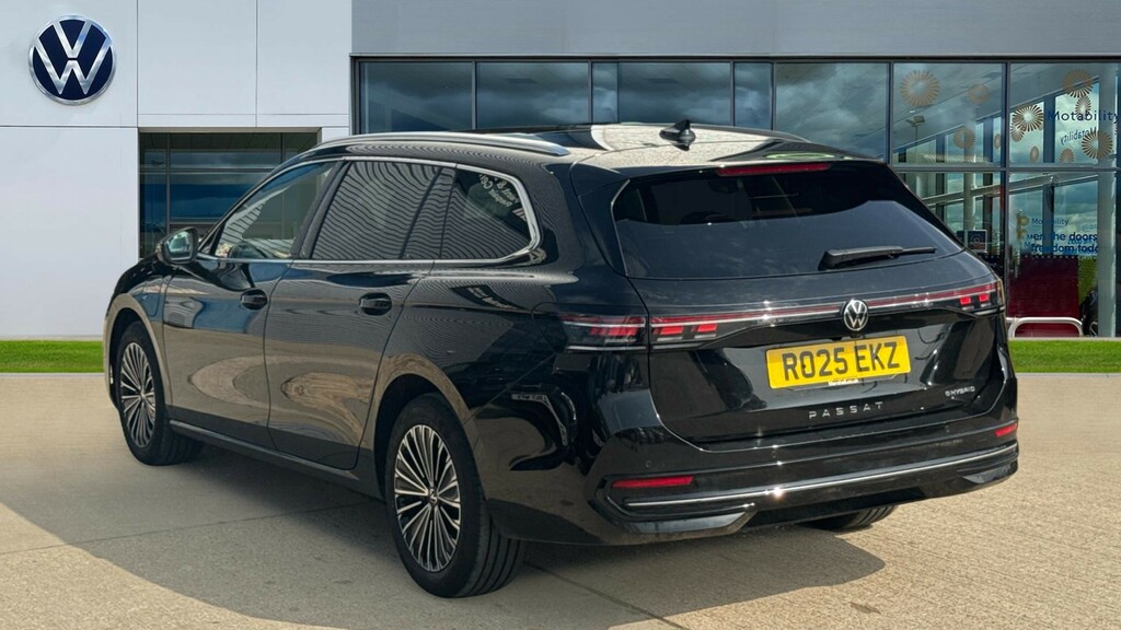 Volkswagen Passat Passat 1.5 Tsi Ehybrid 272 Elegance Dsg Black #3
