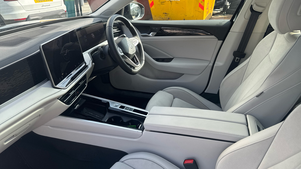 Volkswagen Passat 1.5 Etsi Elegance Dsg White #27