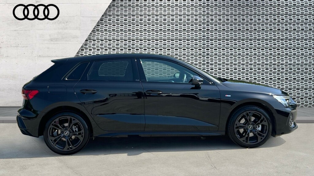 Audi A3 A3 1.5 Tfsi E 204 Black Edition S Tronic LN26NBM Black #4