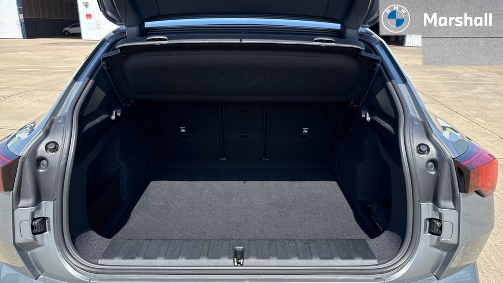 BMW iX2 150Kw Edrive20 Shadow Edition 65Kwh Blue #13