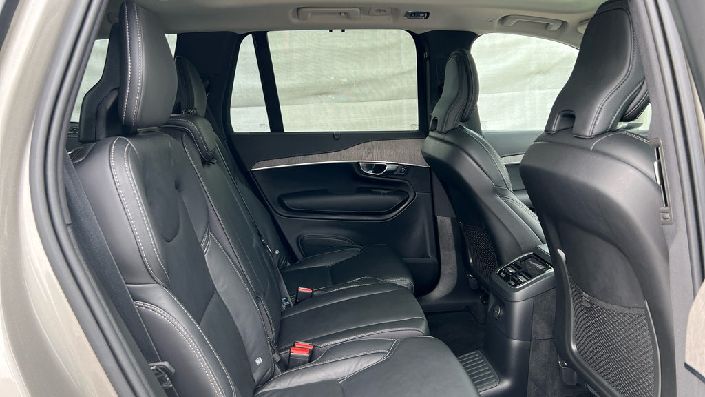 Volvo XC90 Ultimate Black #24