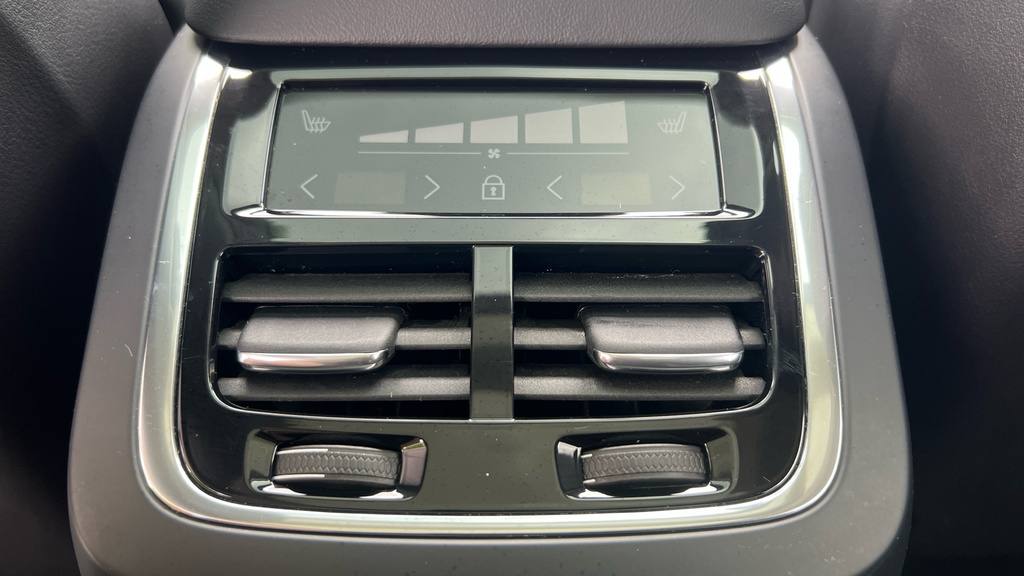 Volvo XC90 Ultimate Black #39