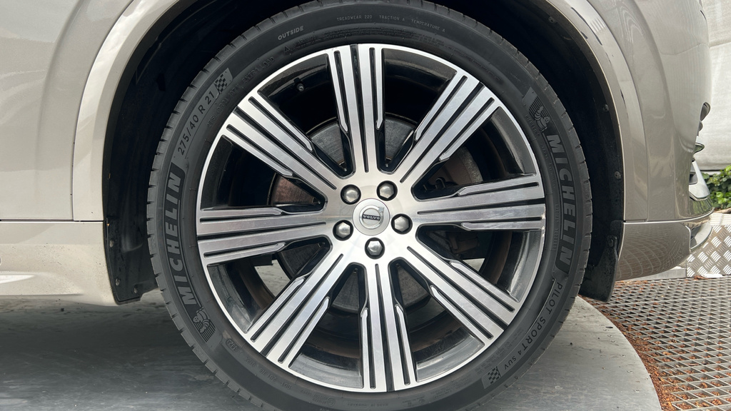 Volvo XC90 Ultimate Black #9