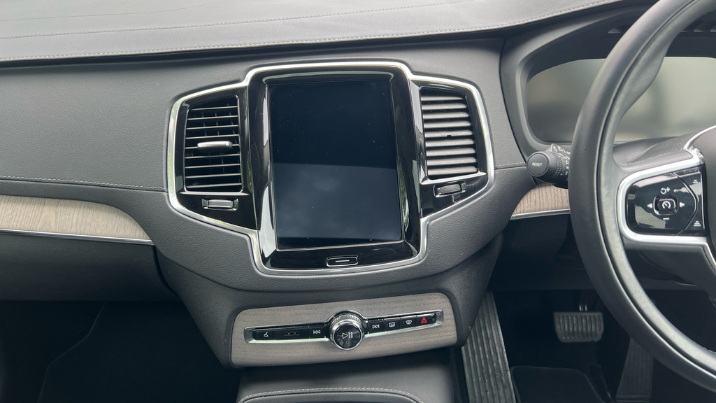 Volvo XC90 Ultimate Black #12
