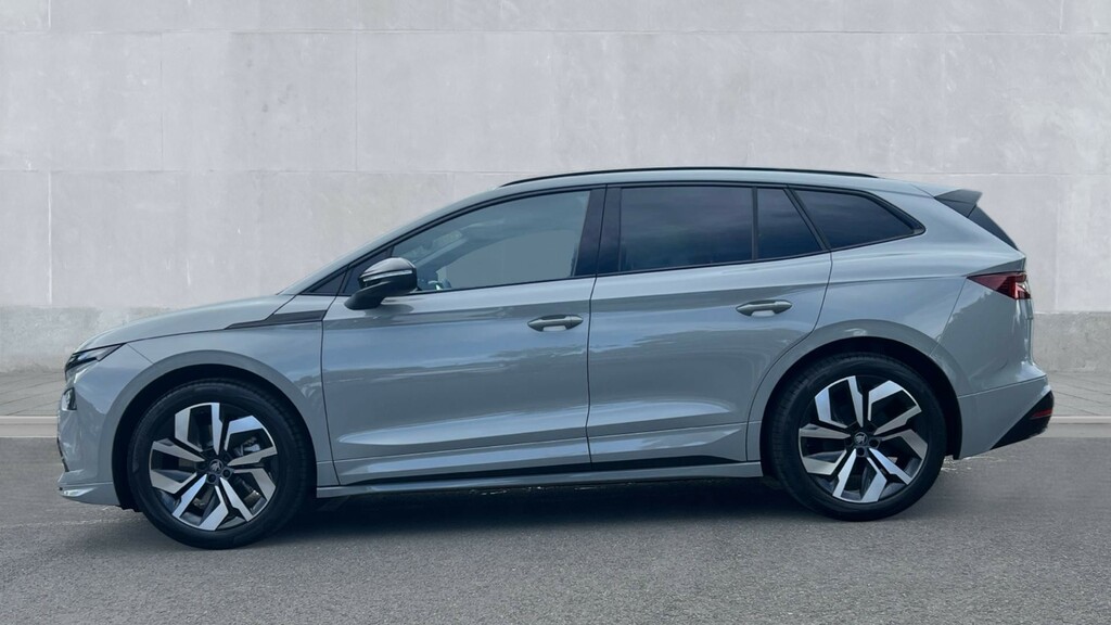 Skoda ENYAQ Sportline Black #9