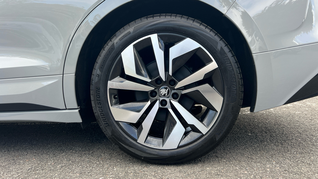 Skoda ENYAQ Sportline Black #18