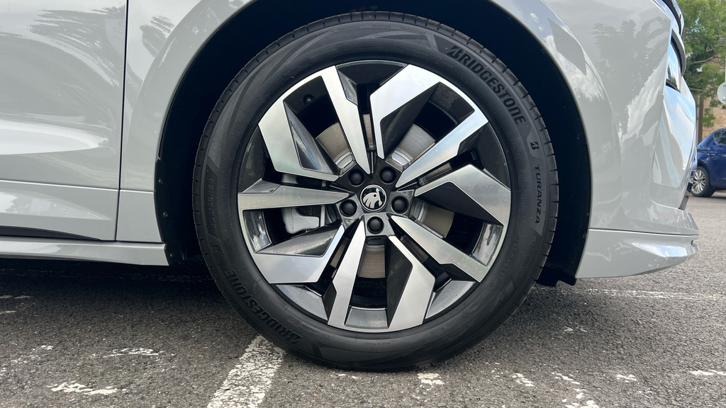 Skoda ENYAQ Sportline Black #20