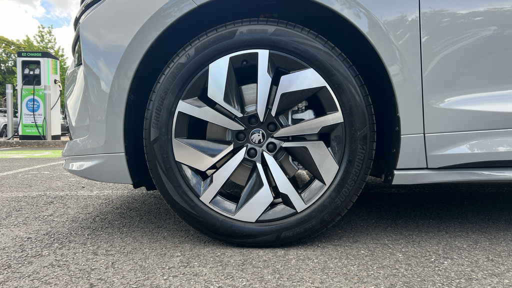 Skoda ENYAQ Sportline Black #19