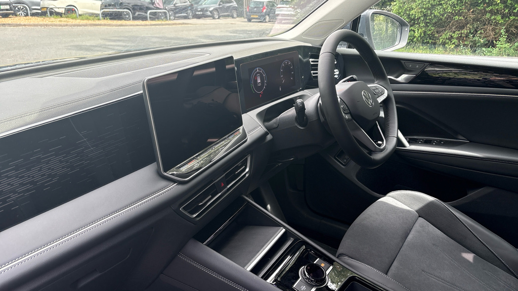 Volkswagen Tiguan Tiguan Elegance 1.5 Tsi Ehybrid 204 Ps 6-Speed Dsg Grey #2