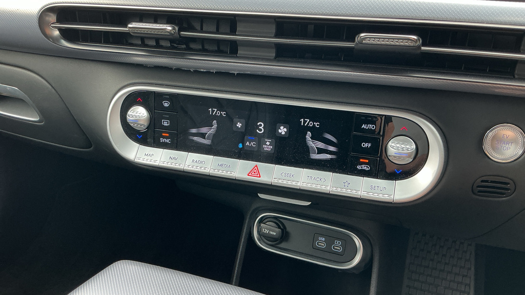 Genesis GV60 168Kw Premium 77.4Kwh Comfort Silver #46