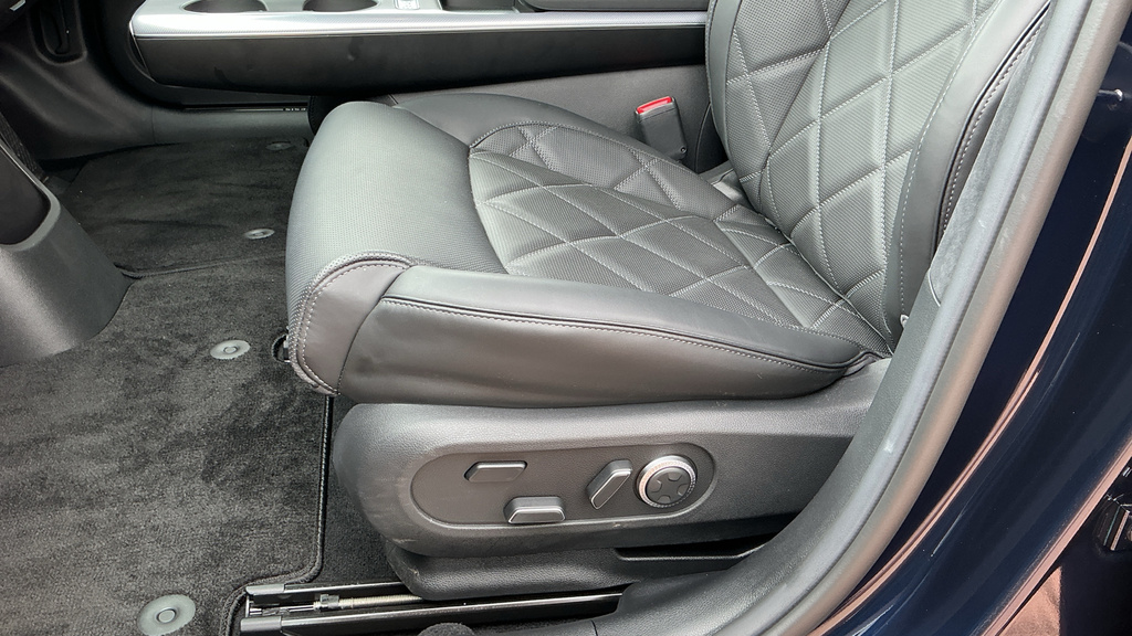 Genesis GV60 168Kw Premium 77.4Kwh Comfort Silver #32