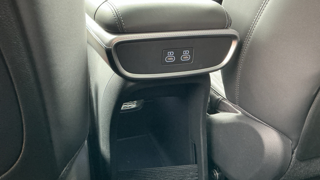 Genesis GV60 168Kw Premium 77.4Kwh Comfort Silver #33