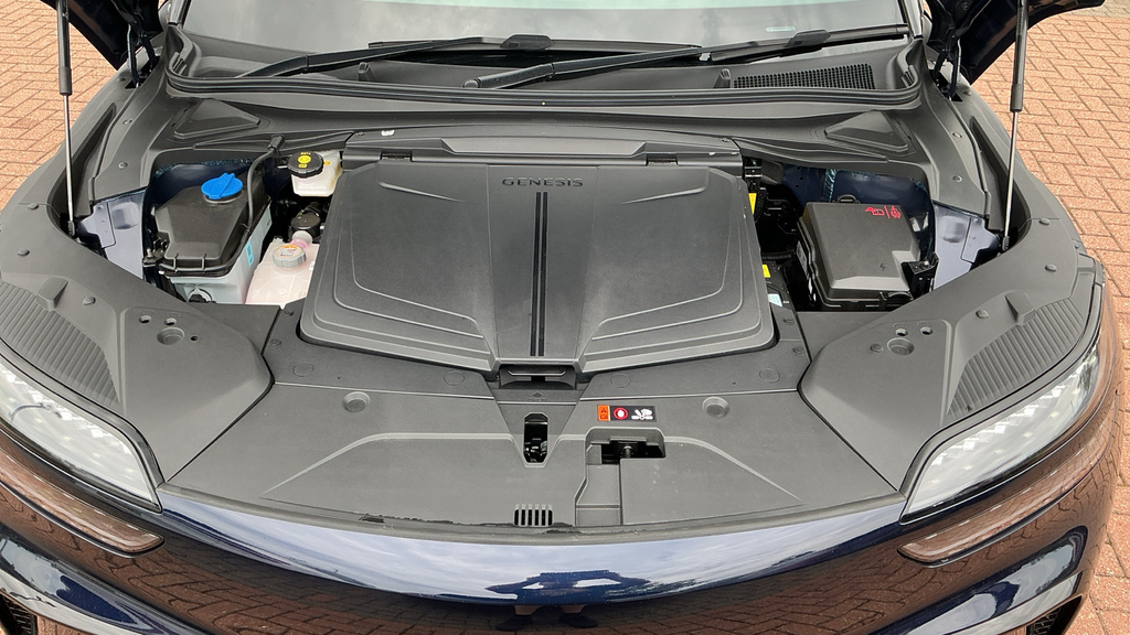 Genesis GV60 168Kw Premium 77.4Kwh Comfort Silver #17