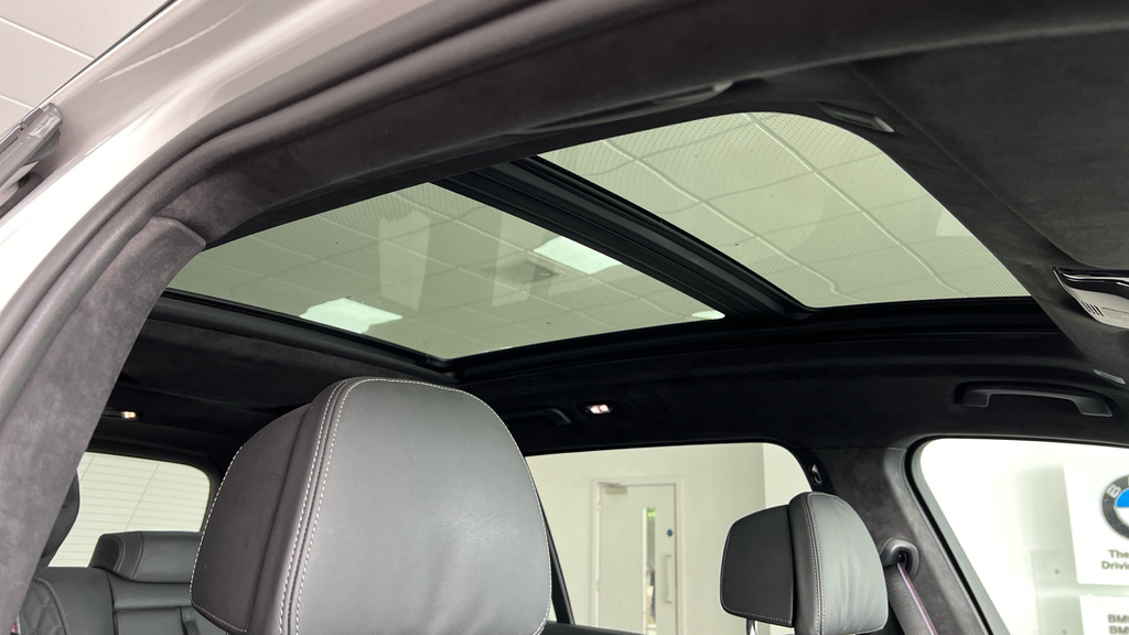 BMW X7 Xdrive M60i Step Ultimate Pack Black #31