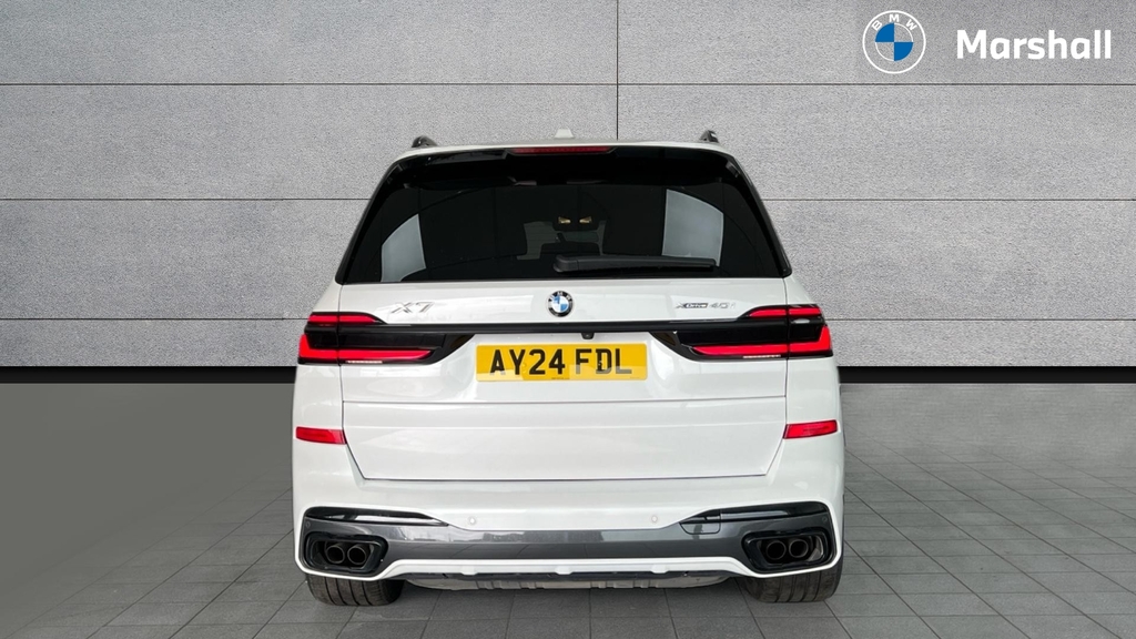 BMW X7 Xdrive M60i Step Ultimate Pack Black #15
