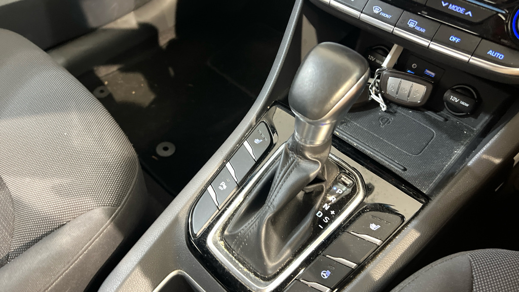 Hyundai Ioniq Hatchback  #29