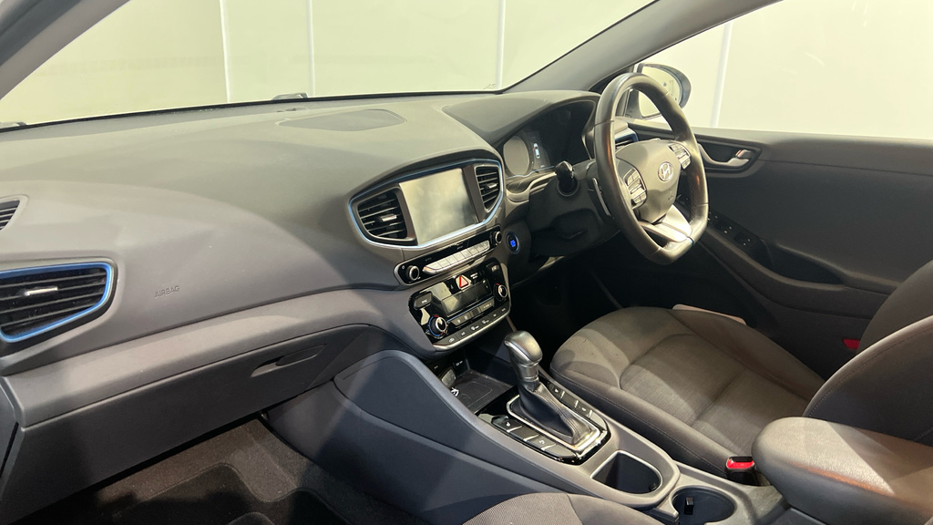 Hyundai Ioniq Hatchback  #10