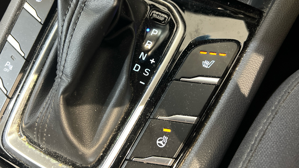 Hyundai Ioniq Hatchback  #39