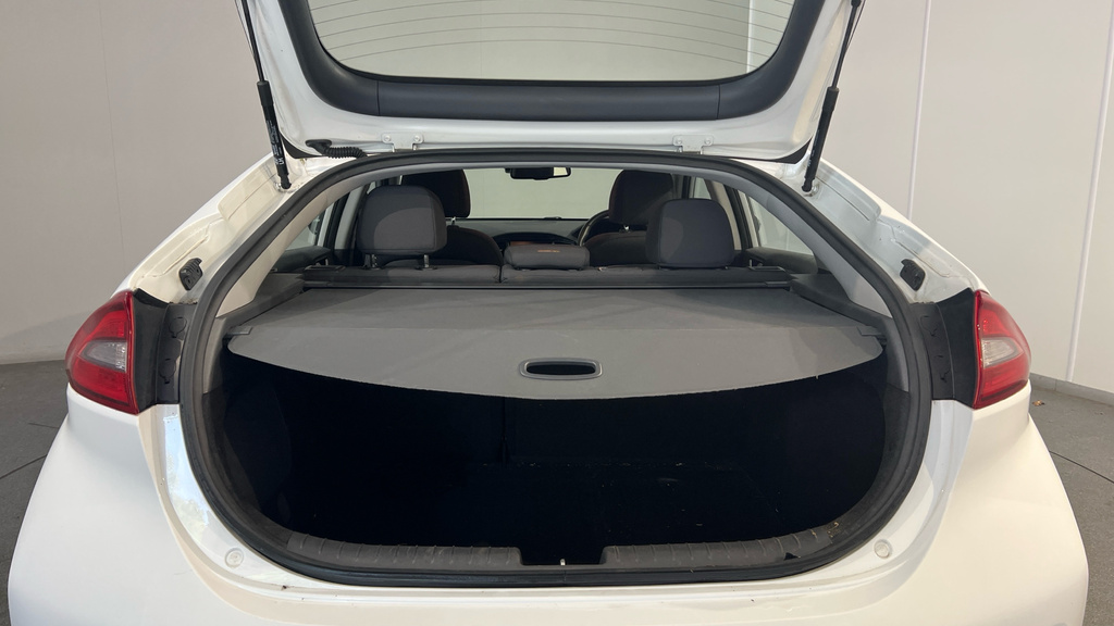 Hyundai Ioniq Hatchback  #15