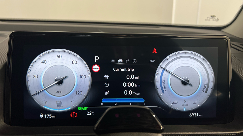 Hyundai Inster Long Range 49Kwh 02 White #13