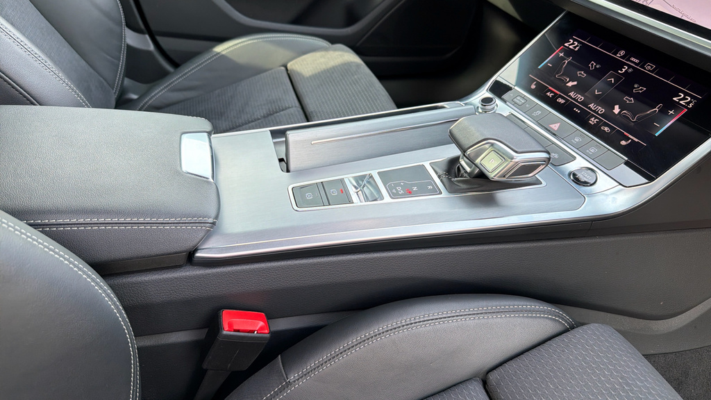Audi A6 Saloon Sport White #27