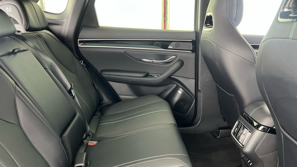 Byd Seal U 1.5 Dm-i Comfort Black #12