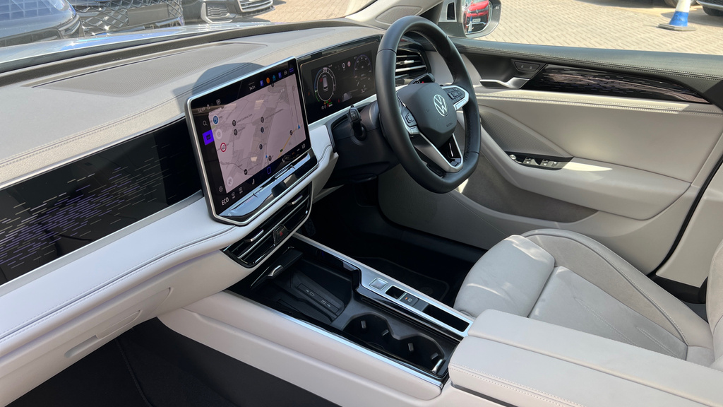 Volkswagen Passat Passat 1.5 Tsi Ehybrid 272 Elegance Dsg Silver #2