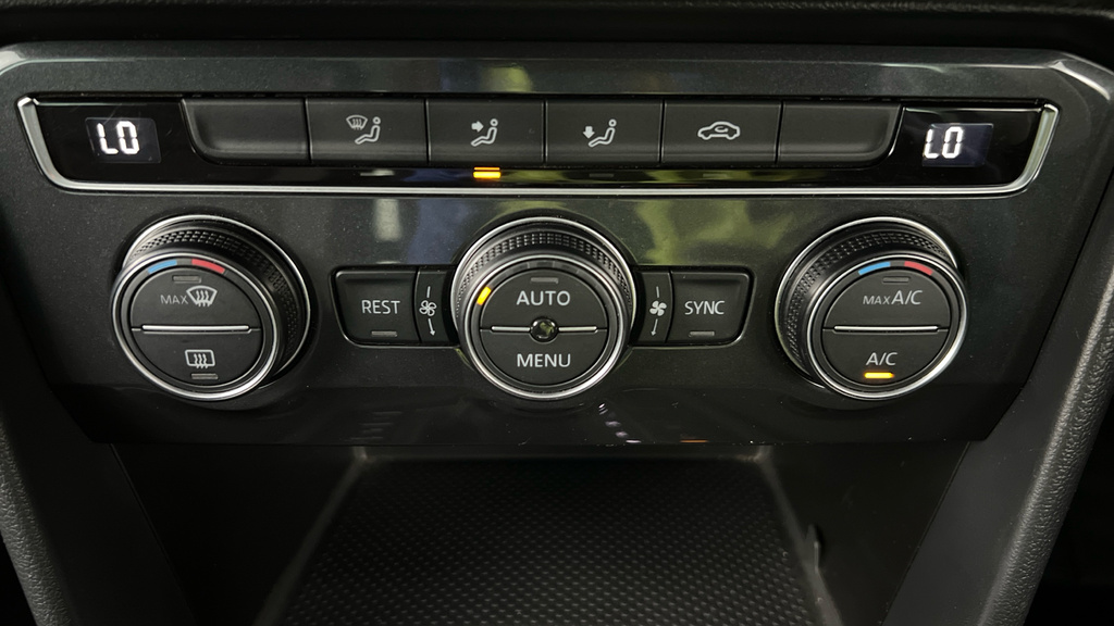Volkswagen Tiguan Match Black #30