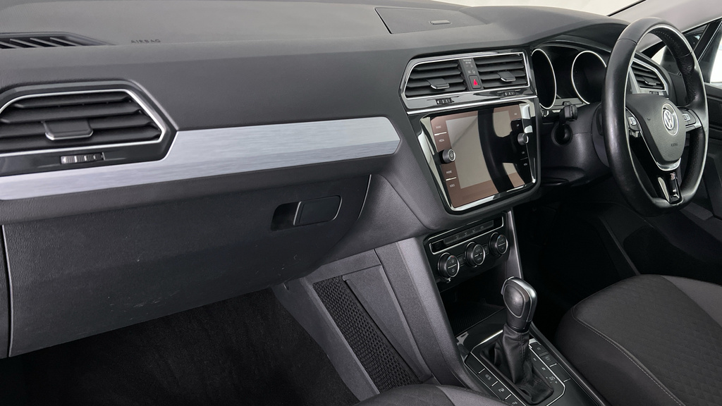 Volkswagen Tiguan Match Black #10