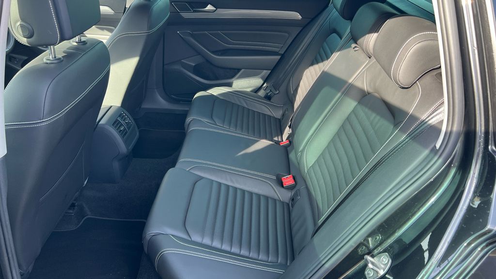 Volkswagen Passat 2.0 Tdi Evo Scr R-line Dsg Black #14