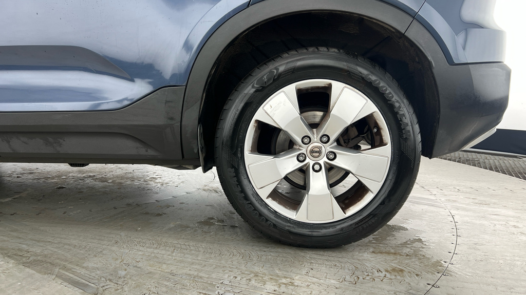 Volvo XC40 Xc40 1.5 T3 163 Momentum Geartronic Blue #4