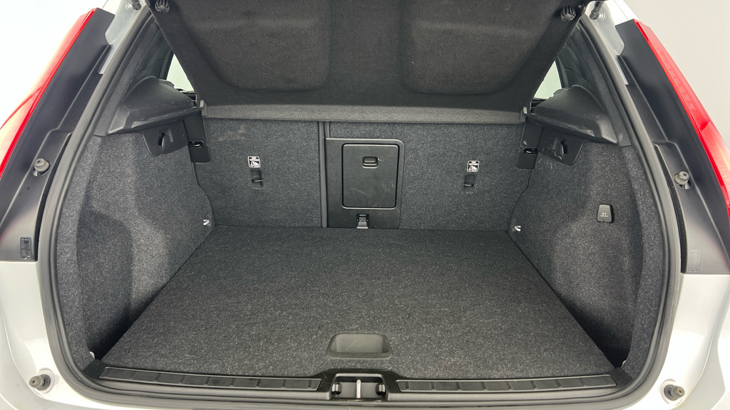 Volvo XC40 Xc40 1.5 T3 163 Momentum Geartronic Silver #5