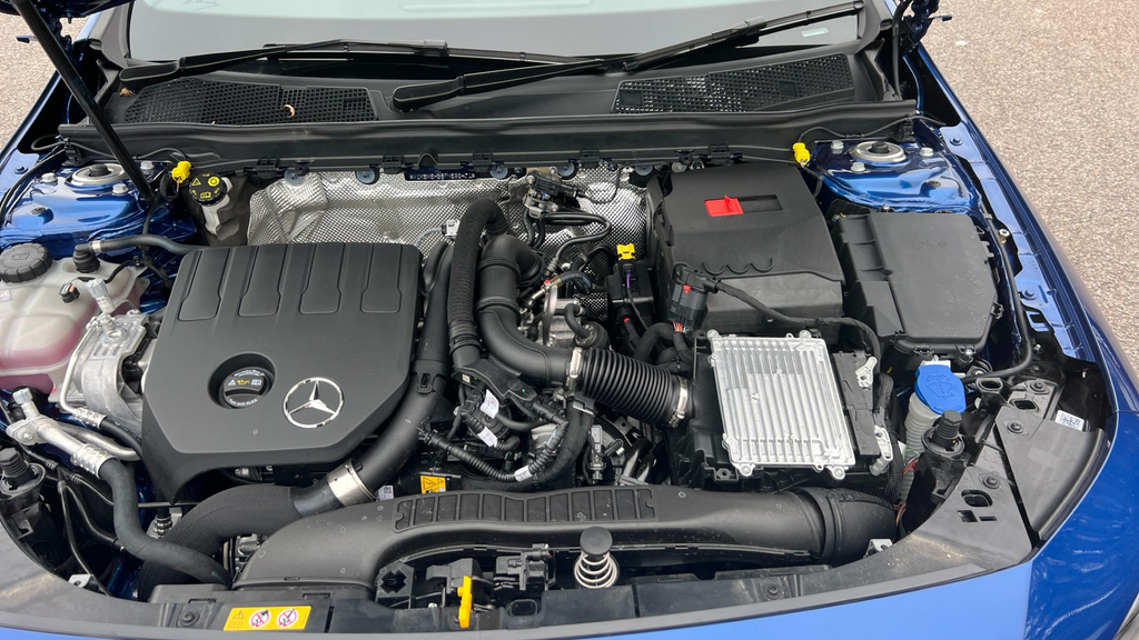 Mercedes-Benz CLA Class Cla 200 Amg Line Premium Plus Coupe Blue #19