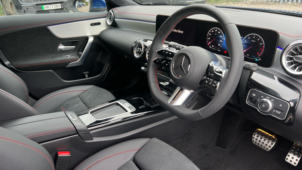 Mercedes-Benz CLA Class Cla 200 Amg Line Executive Tip Blue #3