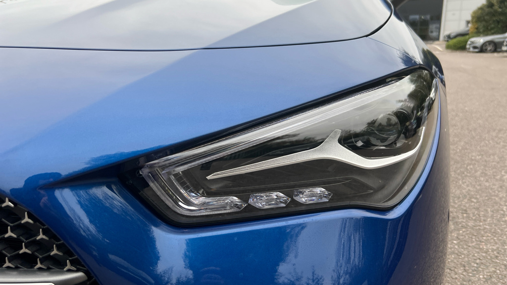 Mercedes-Benz CLA Class Cla 200 Amg Line Premium Plus Coupe Blue #20