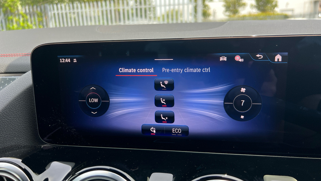 Mercedes-Benz EQA Eqa 250 140Kw Amg Line Executive 70.5Kwh Black #44