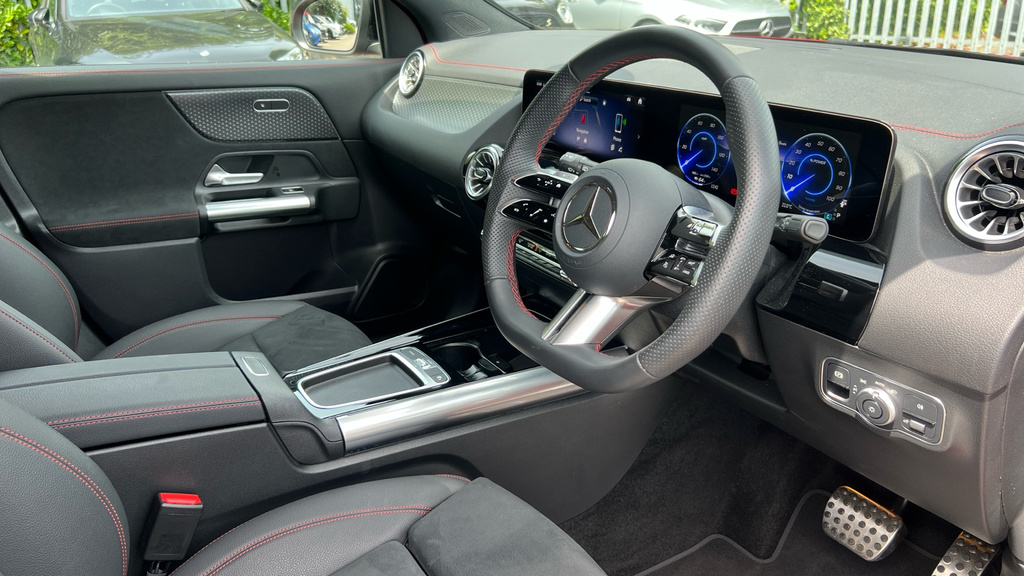 Mercedes-Benz EQA Eqa 250 140Kw Urban Edition 70.5Kwh Red #3
