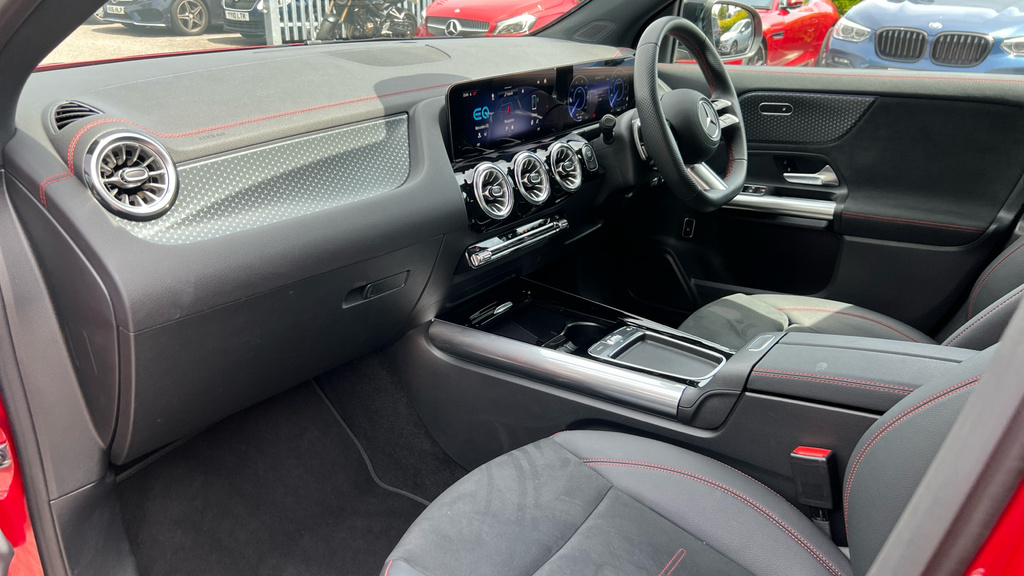 Mercedes-Benz EQA Eqa 250 140Kw Amg Line Executive 70.5Kwh Black #11