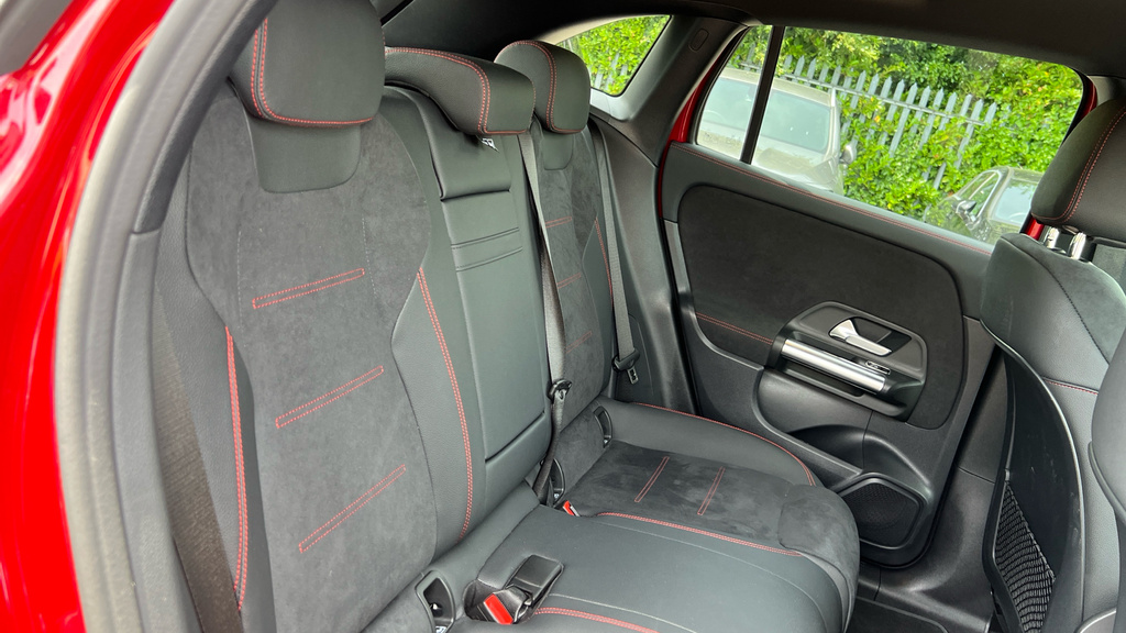 Mercedes-Benz EQA Eqa 250 140Kw Amg Line Executive 70.5Kwh Black #15