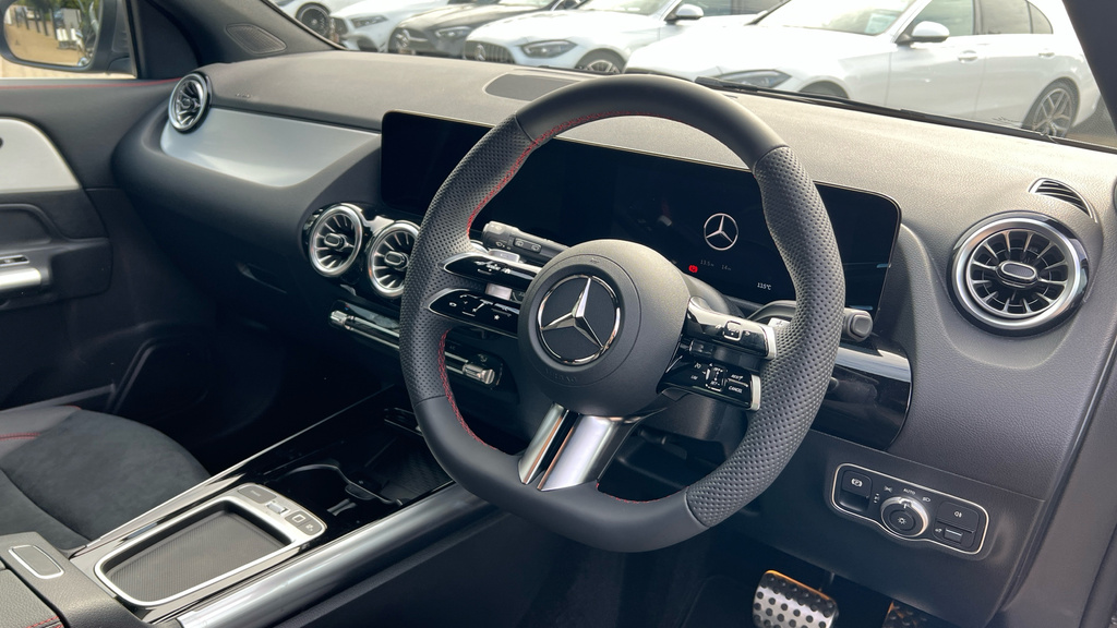 Mercedes-Benz GLA Class Gla 200D Amg Line Executive Grey #3