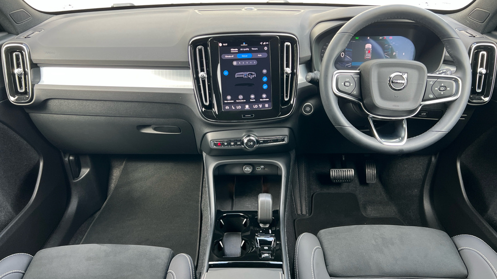 Volvo XC40 Black Edition Plus B4 Mild Hybrid White #5