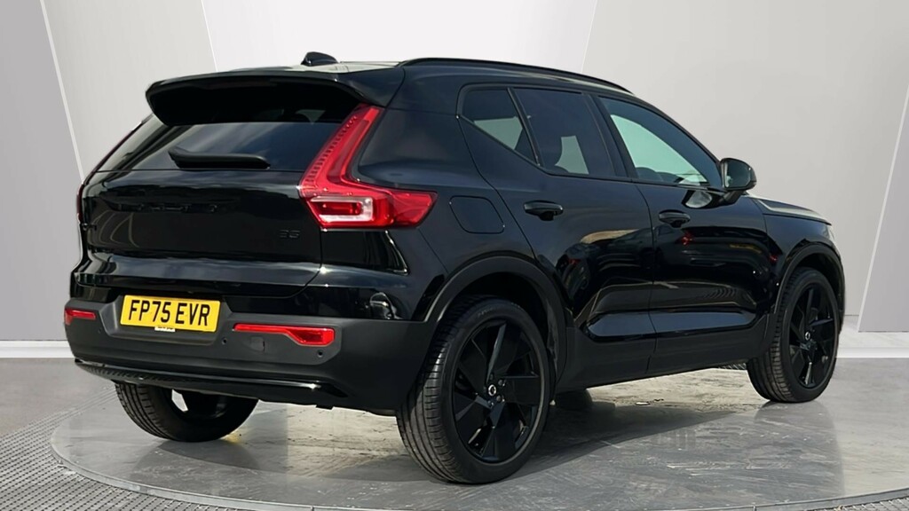 Volvo XC40 Black Edition Plus B4 Mild Hybrid White #2