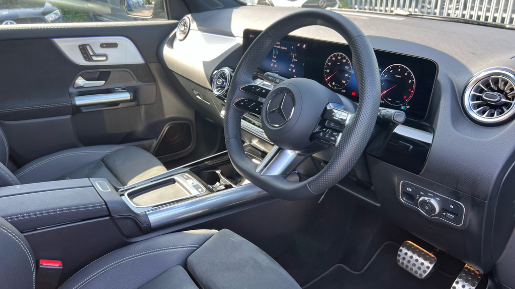 Mercedes-Benz GLA Class Gla 200 Amg Line Premium Black #3